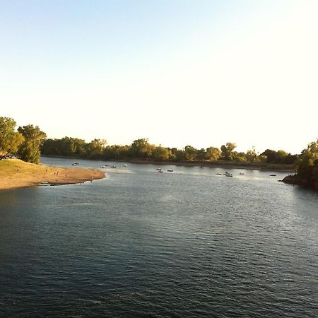 Executive Inn & Suites Sacramento Buitenkant foto