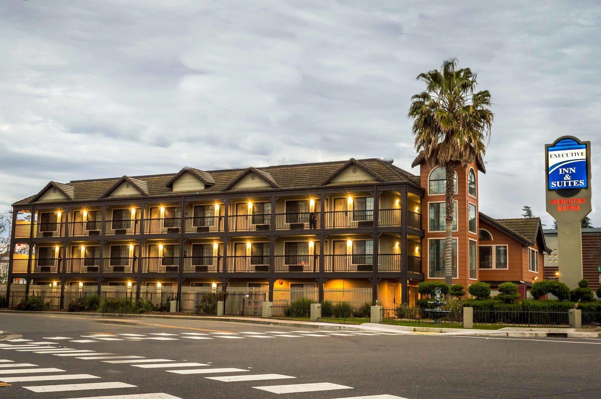 Executive Inn & Suites Sacramento Buitenkant foto